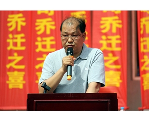 怎樣根據不同需要選擇合適的垂直提升機型號？